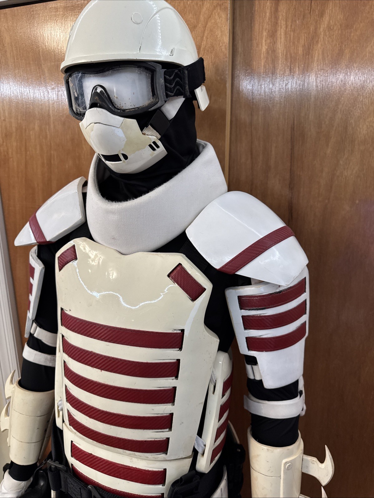 The Walking Dead Commonwealth Soldier Uniform and Action Weapons