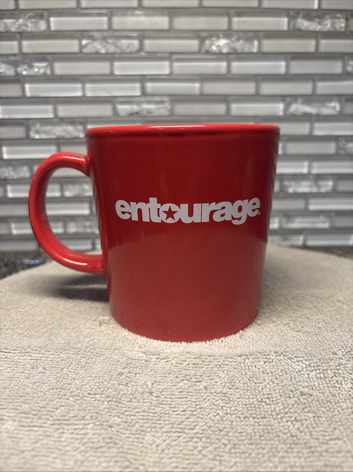 ENTOURAGE HBO TV Show Coffee Mug Cup “SUITS SUCK!”