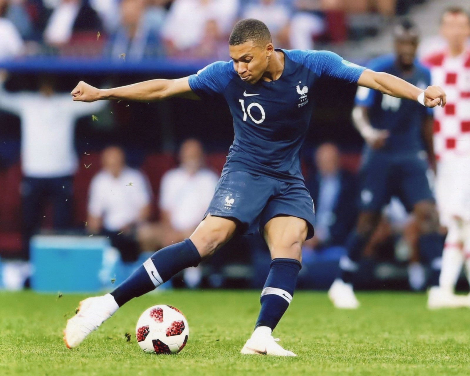 KYLIAN MBAPPE FRANCE SOCCER 8X10 SPORTS PHOTO (LL)