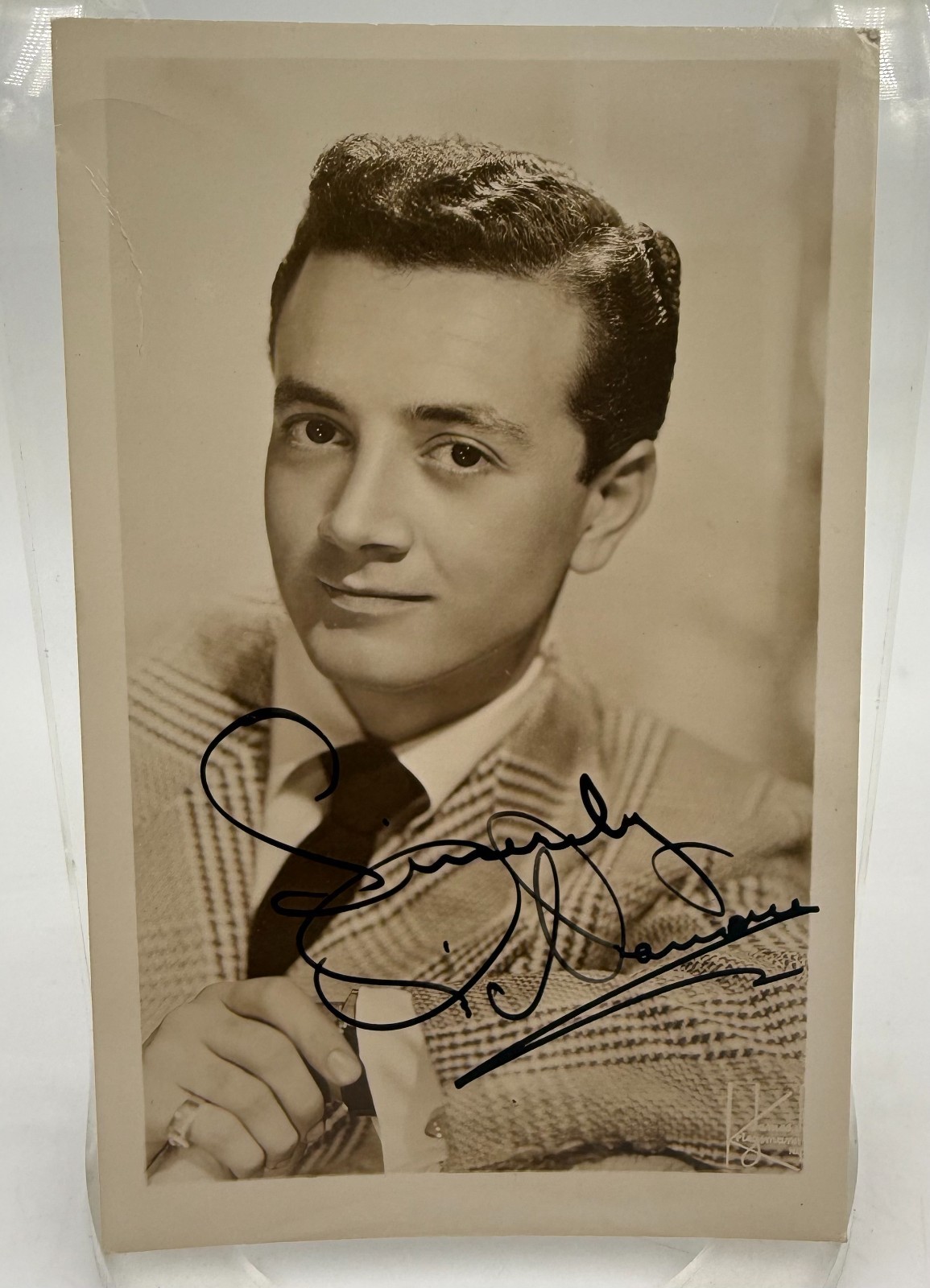 Vintage 3.5″ x 5.5″ AUTOGRAPHED Postcard Photograph of VIC DAMONE