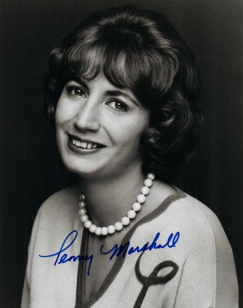 Penny Marshall Signed 8×10 Picture autographed Photo + COA