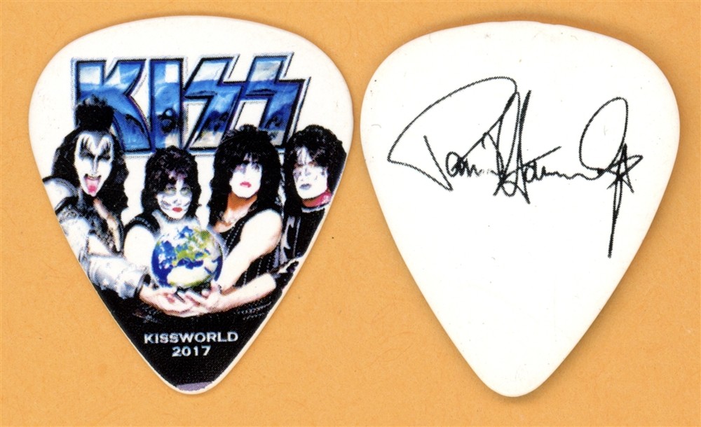 KISS Paul Stanley Finland Flag Vintage Guitar Pick – 2017 KISSWORLD Tour