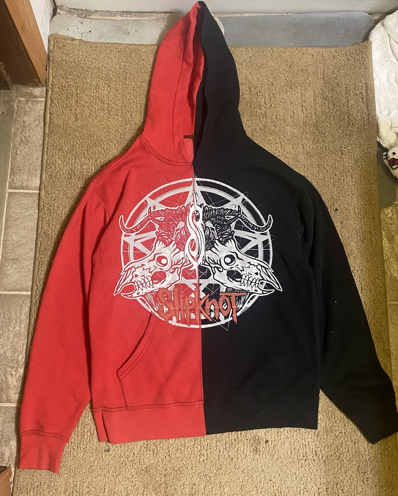 Slipknot Rare Split Red/Black Pullover Hoodie Sweatshirt, Size S, Hot Topic