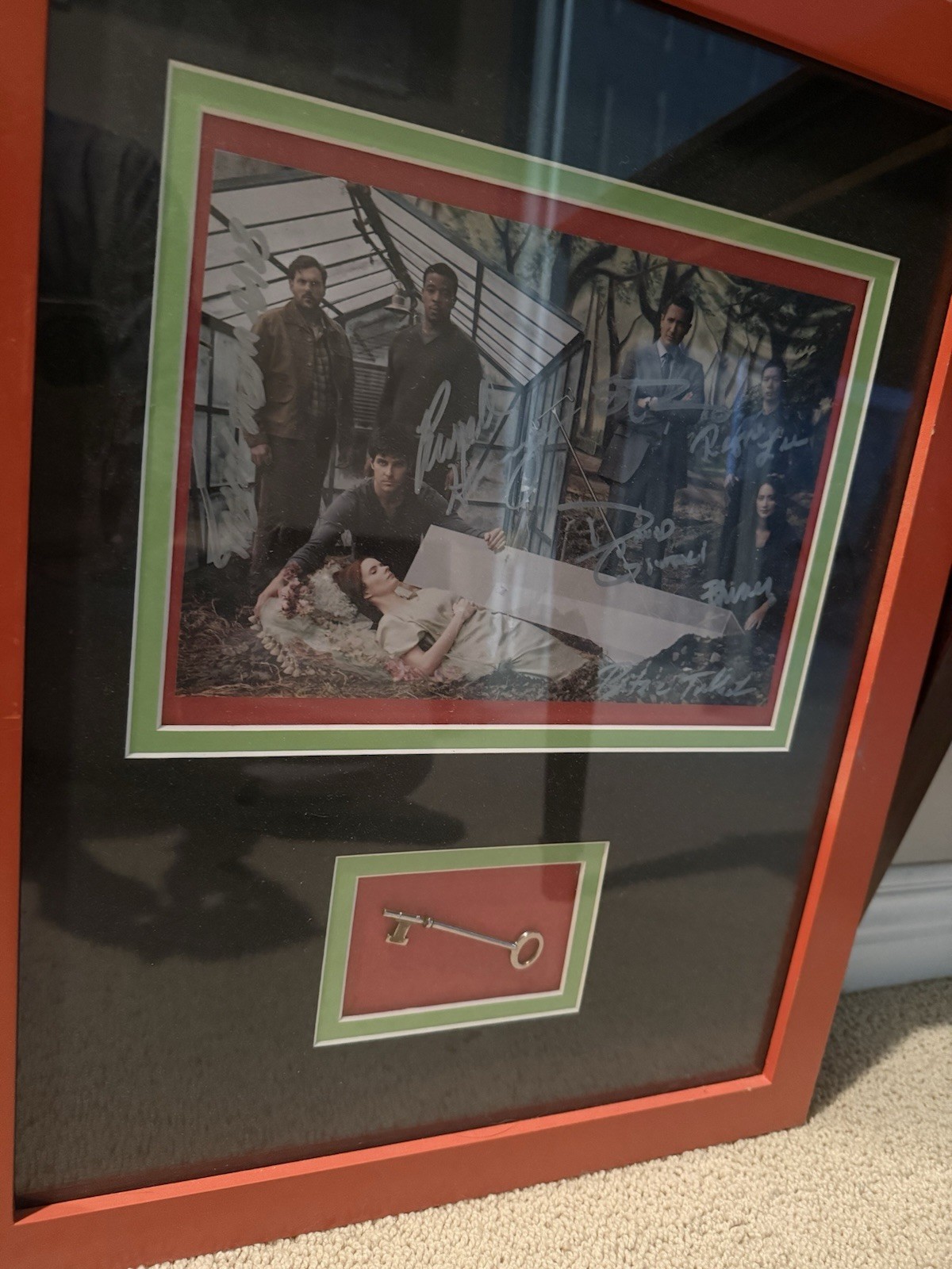Grimm TV Cast Signed Photo & Original Prop Key In Custom Red Frame One Of A Kind