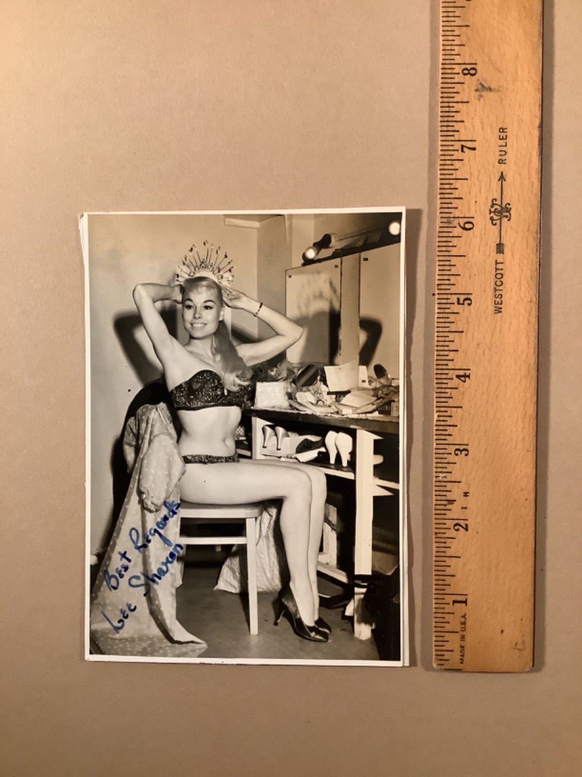 Signed Burlesque dancer stripper photo LEE SHARON dressing room NYC 1950’s
