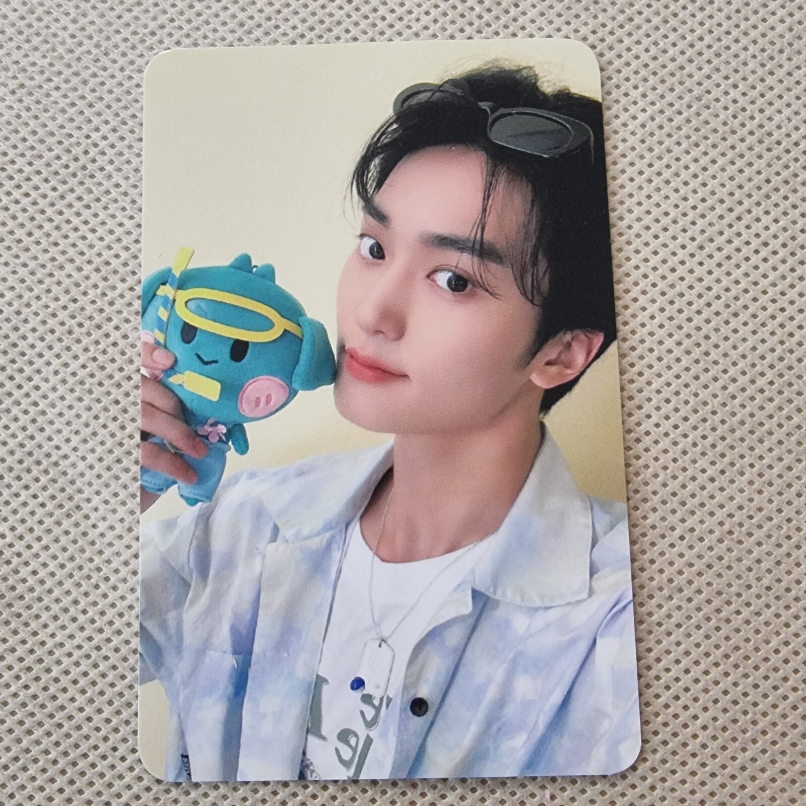 CRAVITY 2023 SUMMER CCREW CHARACTER WITHMUU POPUP MD YONG-T PHOTOCARD – TAEYOUNG