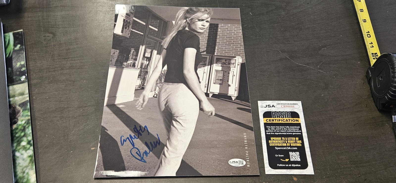 Gwyneth Paltrow SIGNED Roughly 13×9 Mag Pinup Photo JSA COA Marvel Pepper