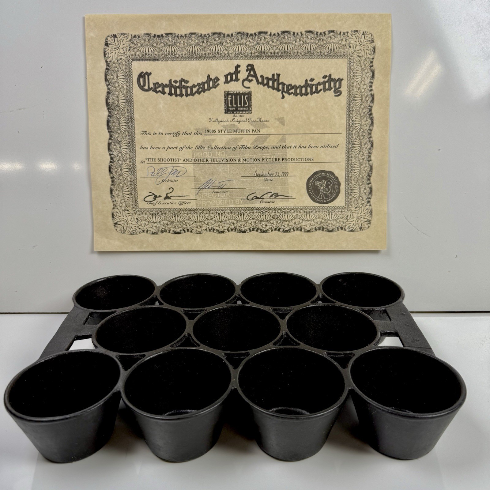 John Wayne The Shootist Hollywood Movie Prop Cast Iron Muffin Pan w/ Ellis COA