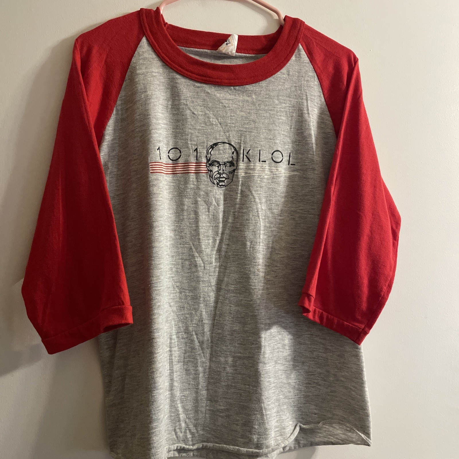 KLOL 101 Graphic Raglan T-Shirt Gray/Red 3/4 Sleeve Crew Neck L Houston Radio