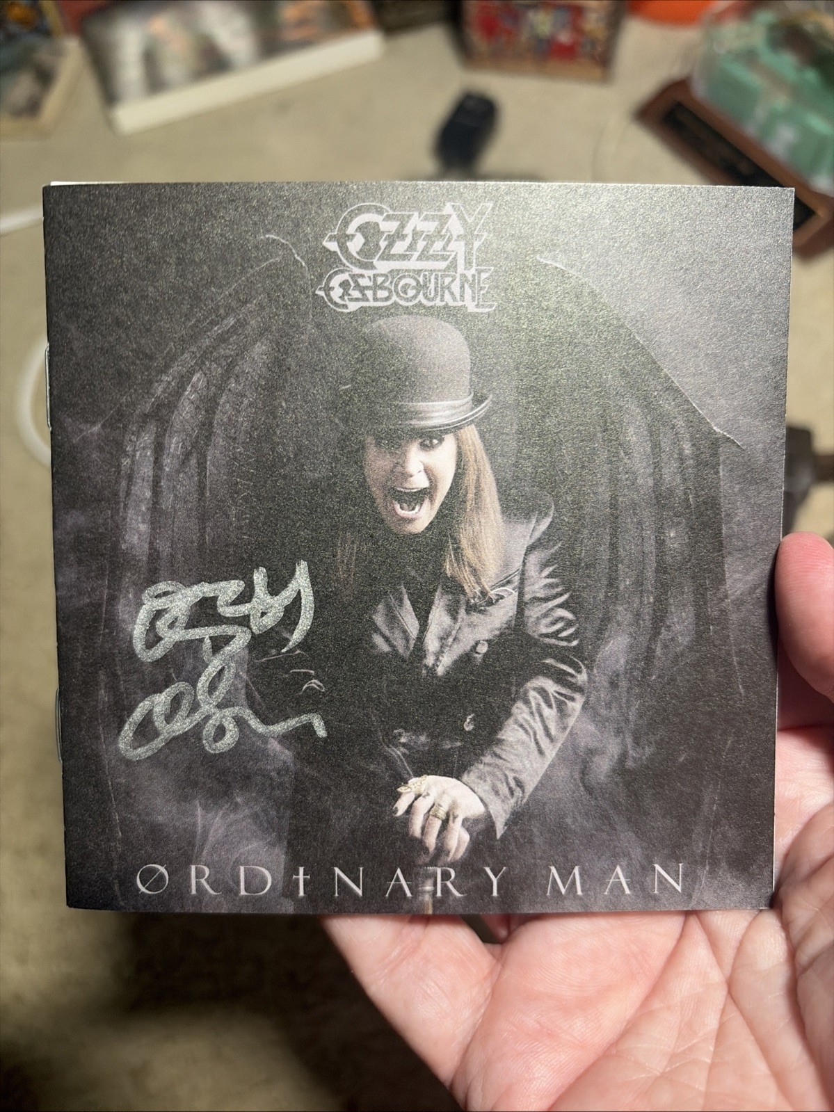 OZZY OSBOURNE Signed Autographed IN PERSON CD Booklet 🌚🖤🎶