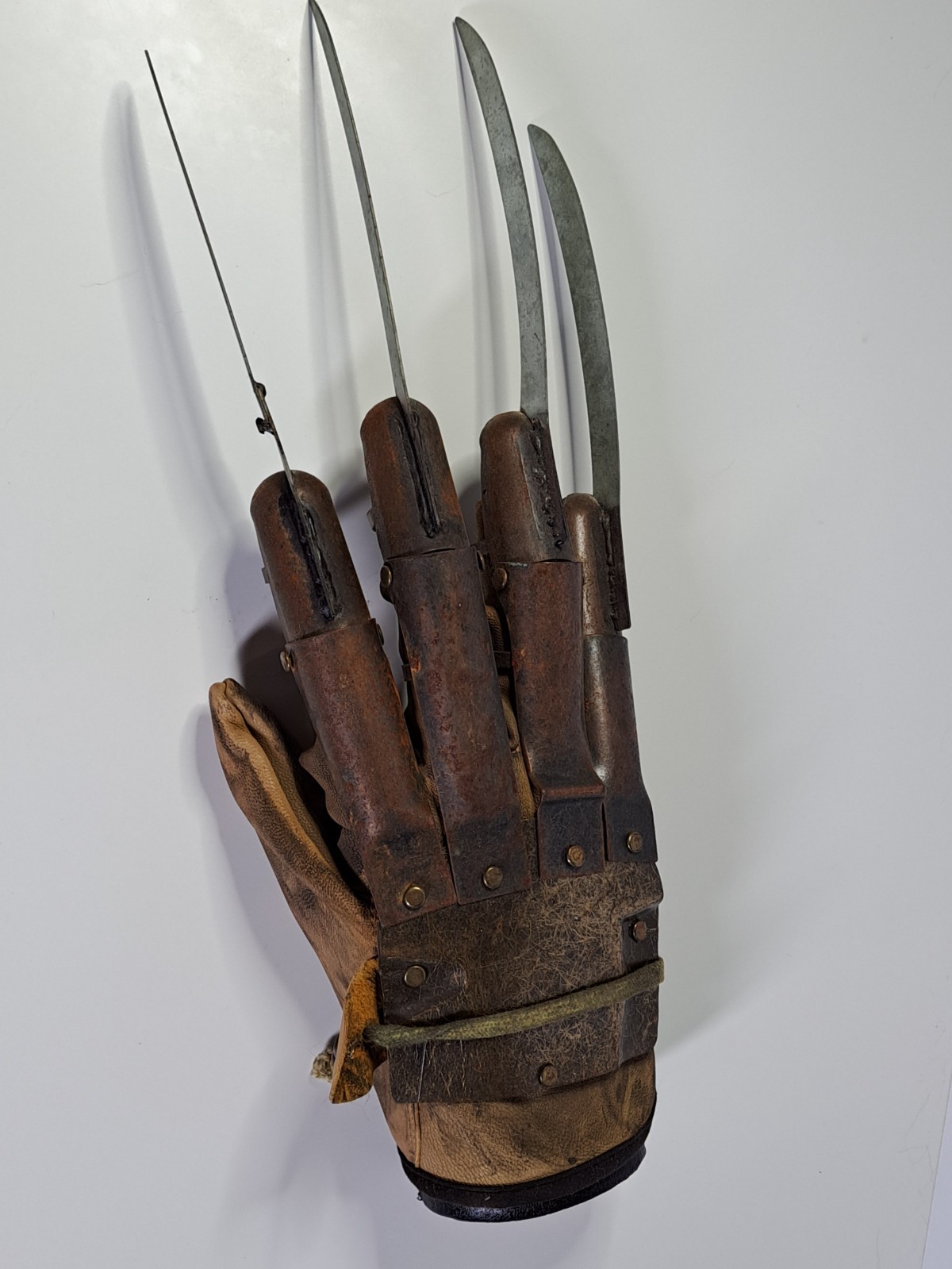 NECA Freddy Krueger Glove