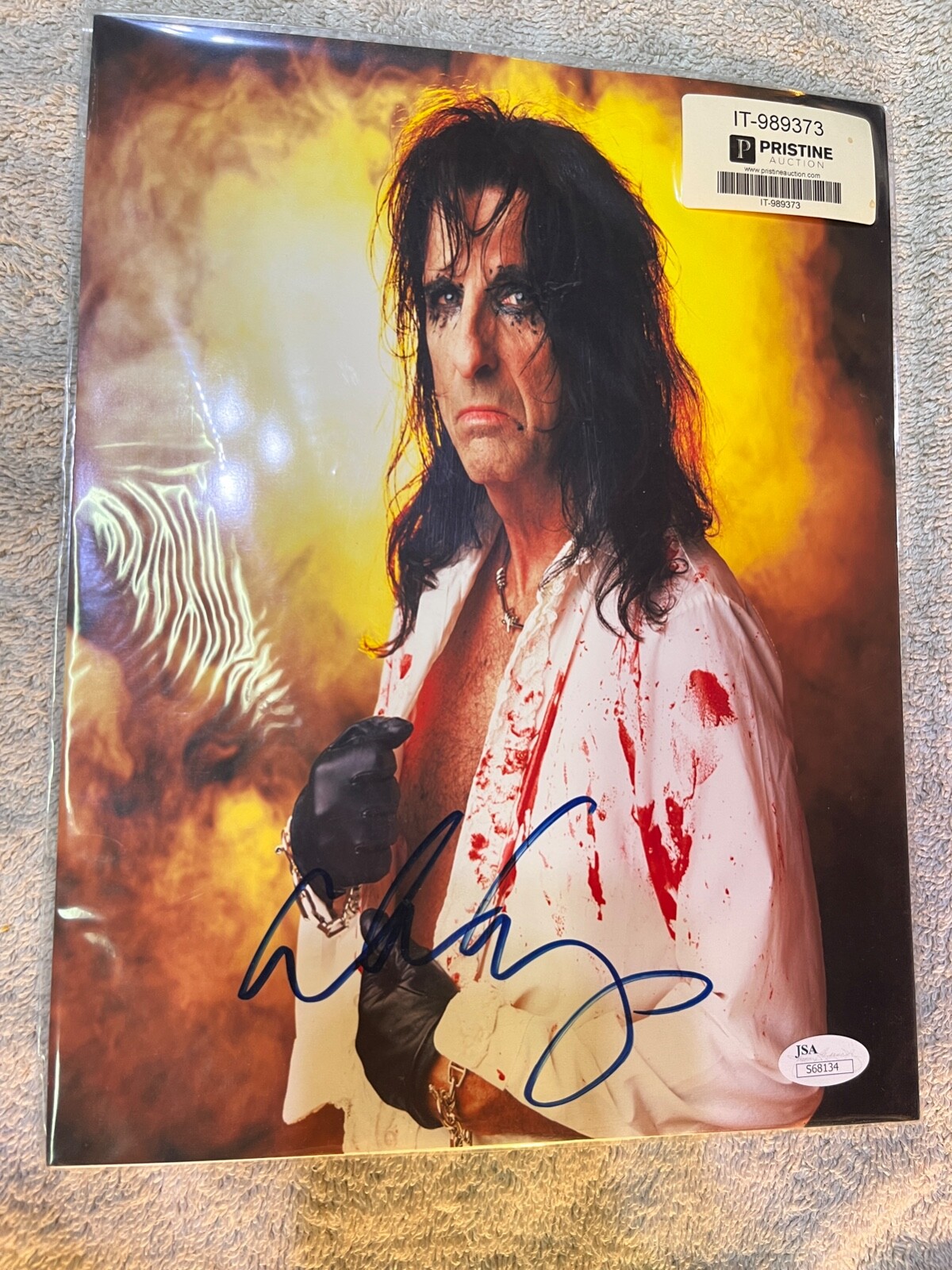 Autographed 8 1/2 x 11 Alice Cooper Color Glossy Picture Pristine Auctions JSA