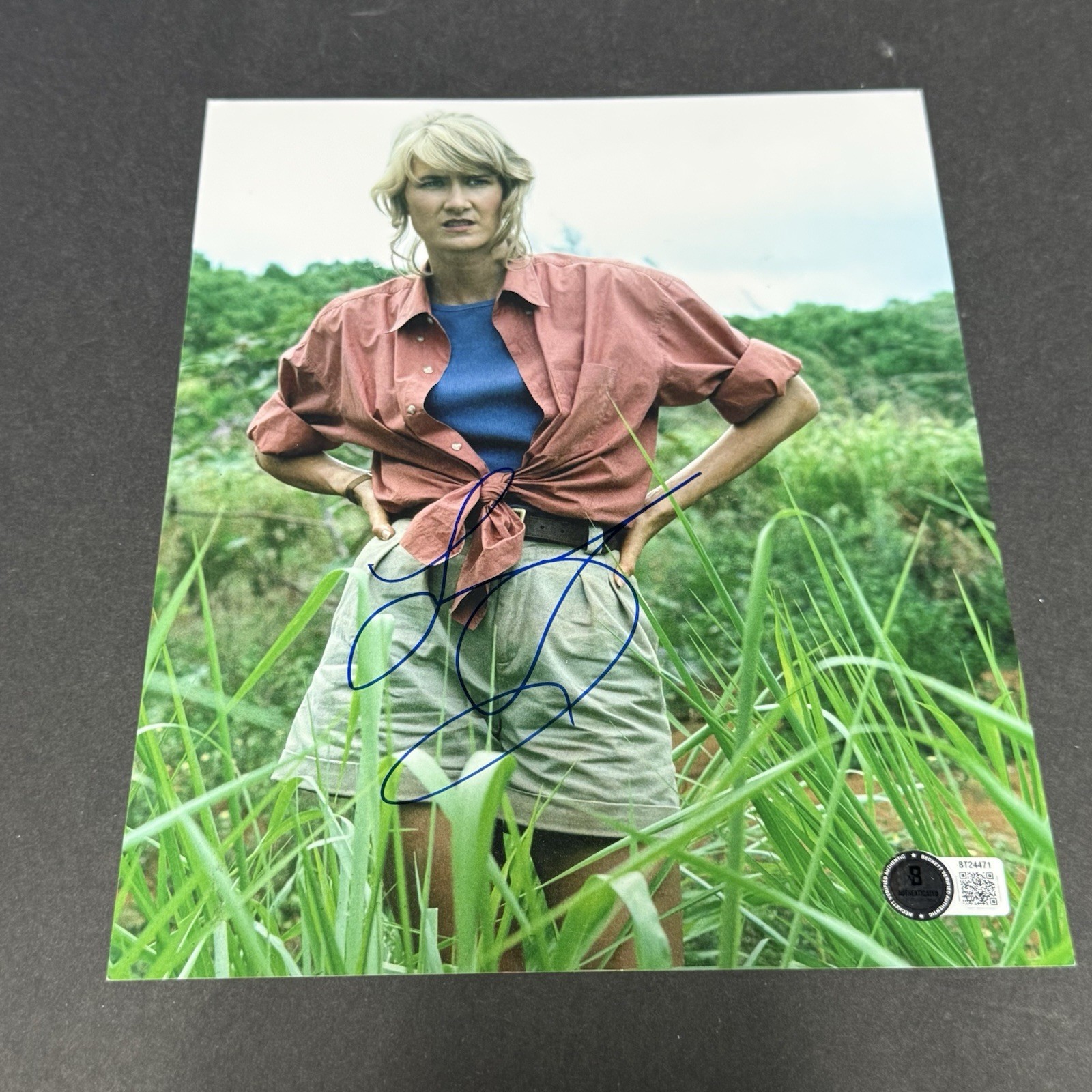 Laura Dern Signed Jurrasic Park 8×10 Photo Beckett BAS C