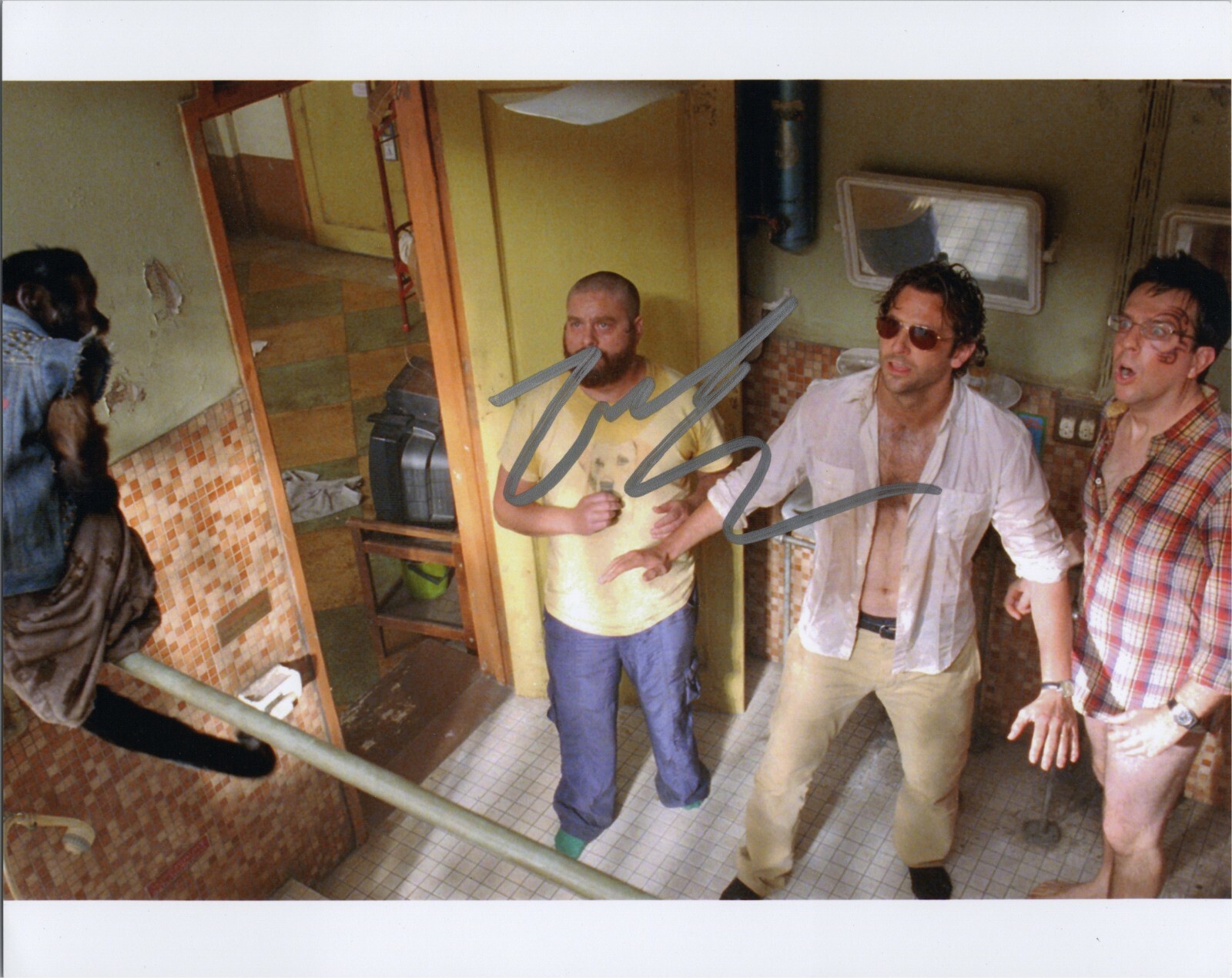 ~~ ZACH GALIFIANAKIS Authentic Hand-Signed “ALAN – The Hangover ” 8×10 photo C~~