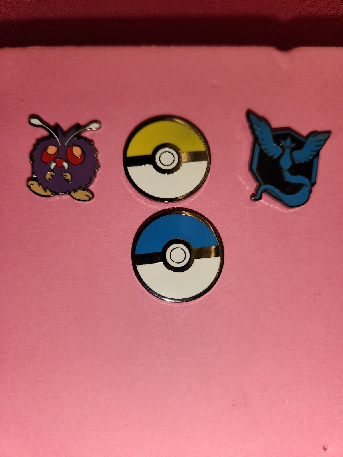 Lot of 4 pokemon LAPEL & HAT PINS buttons as pictured go