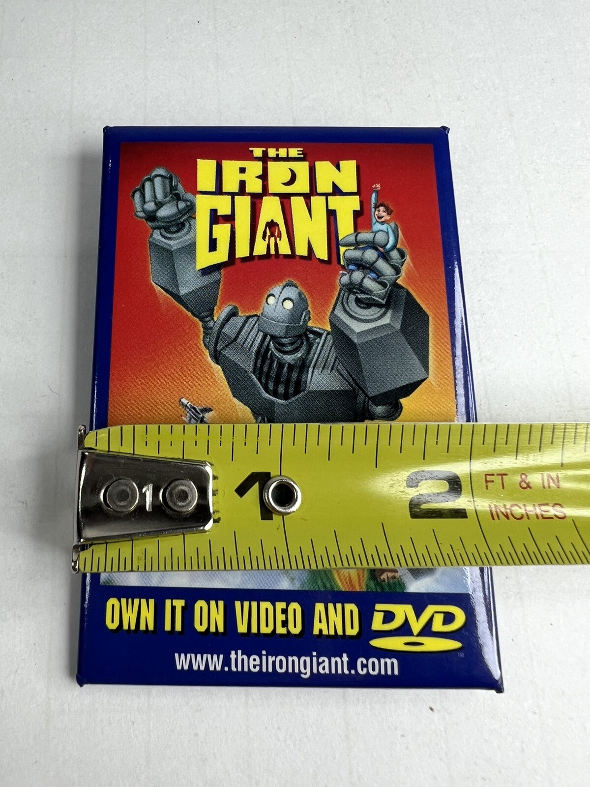 Vtg Movie Buttons Promo Pins Lot of 6 Babe Spy Kids Galaxy Quest Iron Giant