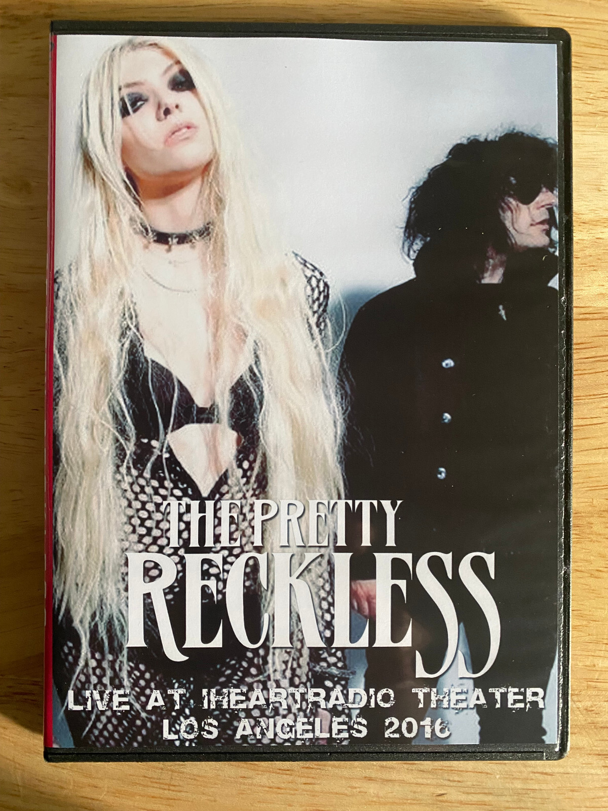 The Pretty Reckless – Live at iHeartRadio Theater 2016 Taylor Momsen