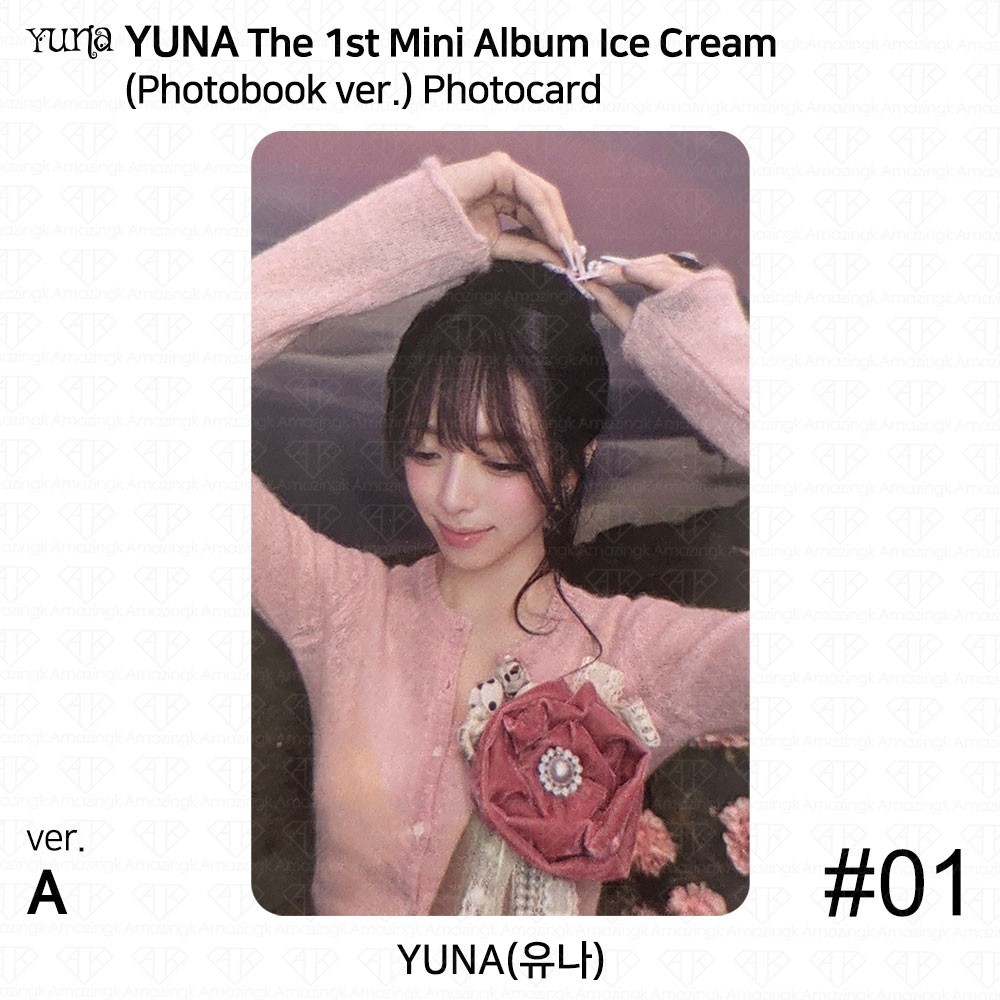 YUNA The 1st Mini Album Ice Cream Photobook/Special ver. Photocard ITZY