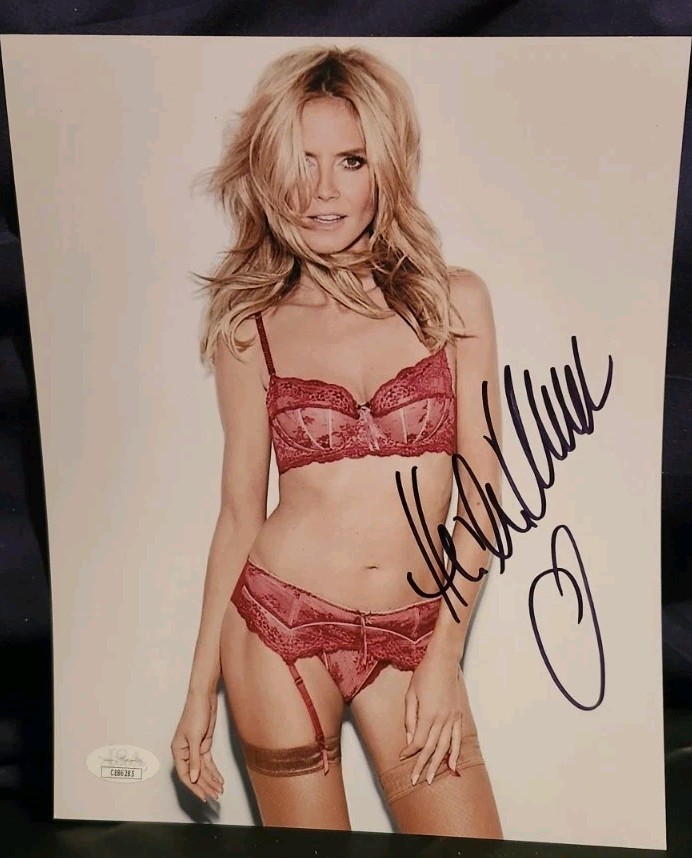 Heidi Klum Sexy Supermodel Signed Autographed 8×10 Photo. JSA Certified