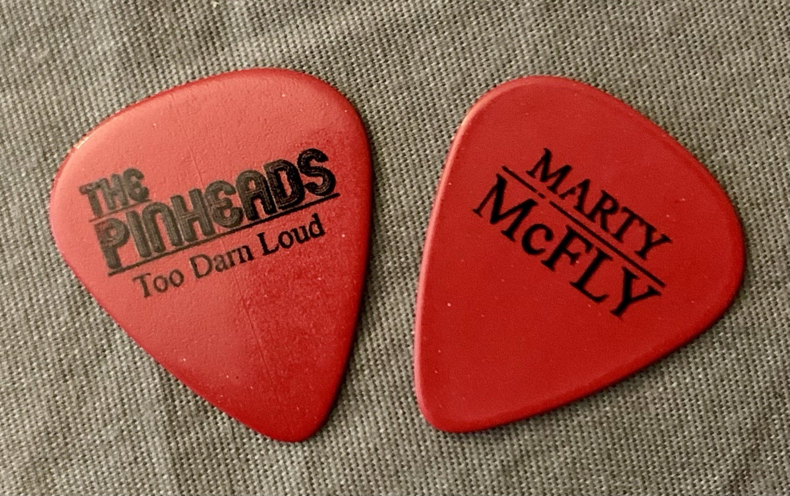 MARTY MCFLY-THE PINHEADS Guitar Pick BACK TO THE FUTURE 🎸1980’s🎸Michael j Fox
