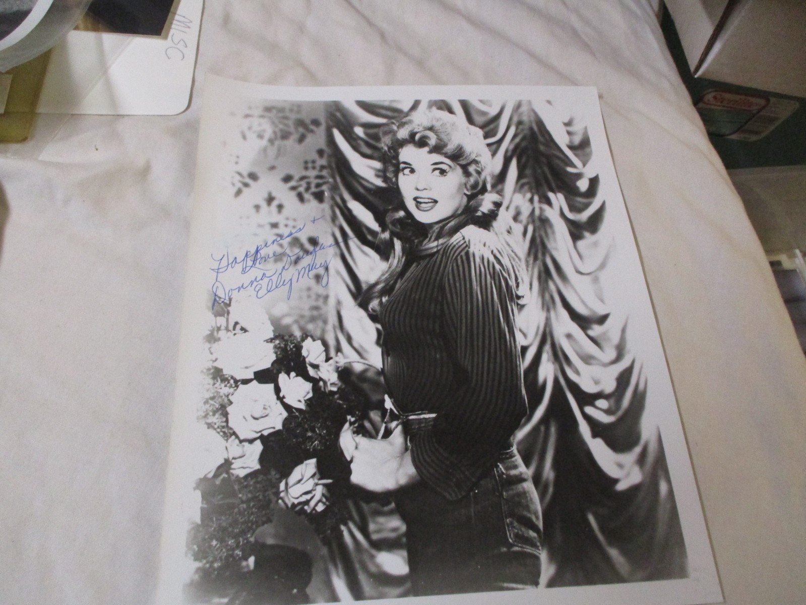 DONNA DOUGLAS AS ELLY MAY AUTOGRAPHED 8X10 PHOTO