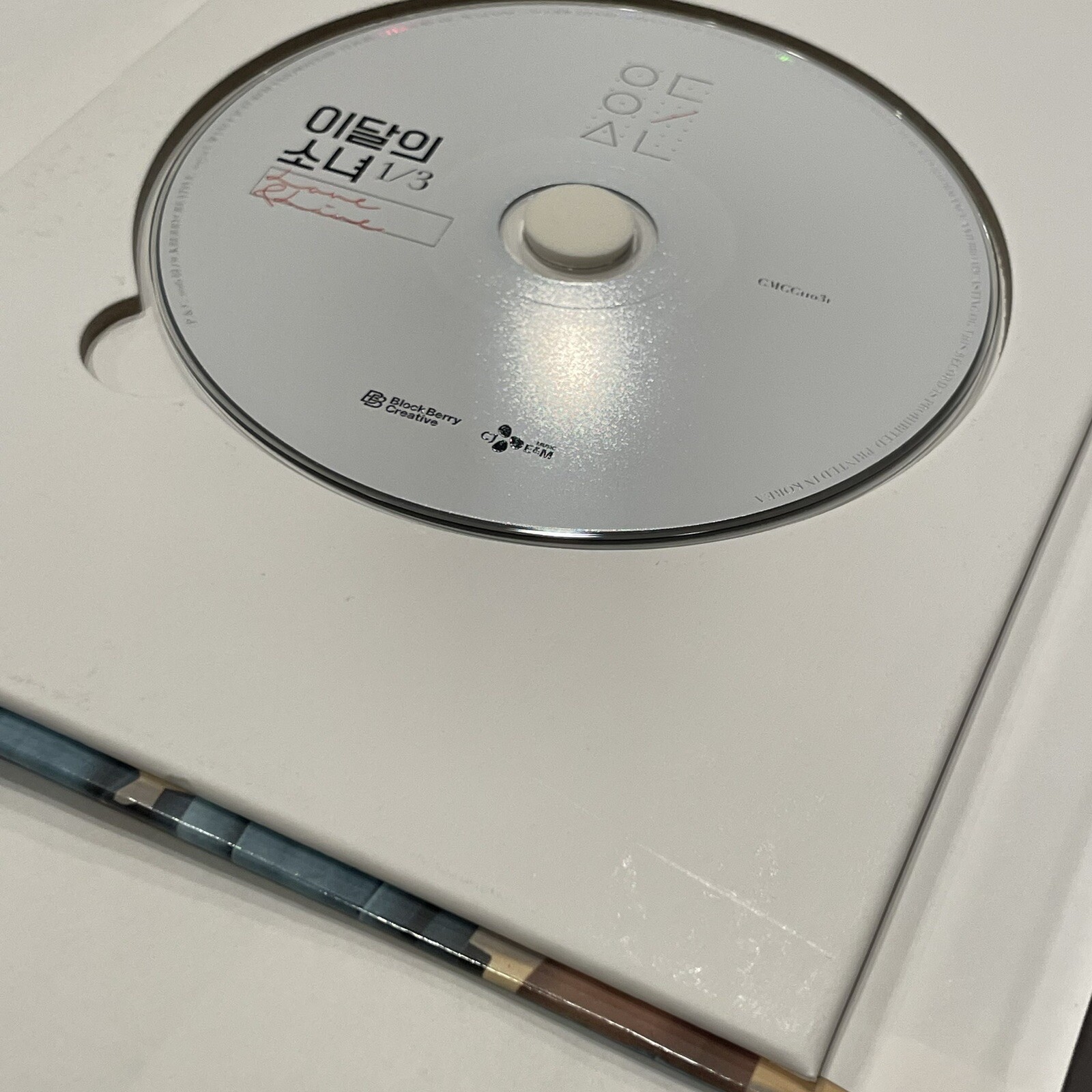 Loona 1/3 Love & Live Normal CD with Heejin Photocard (First Press) (RARE)