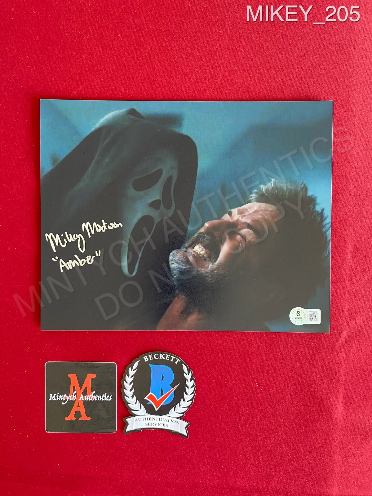 Mikey Madison autographed signed 8×10 photo Scream Amber Ghostface Beckett COA