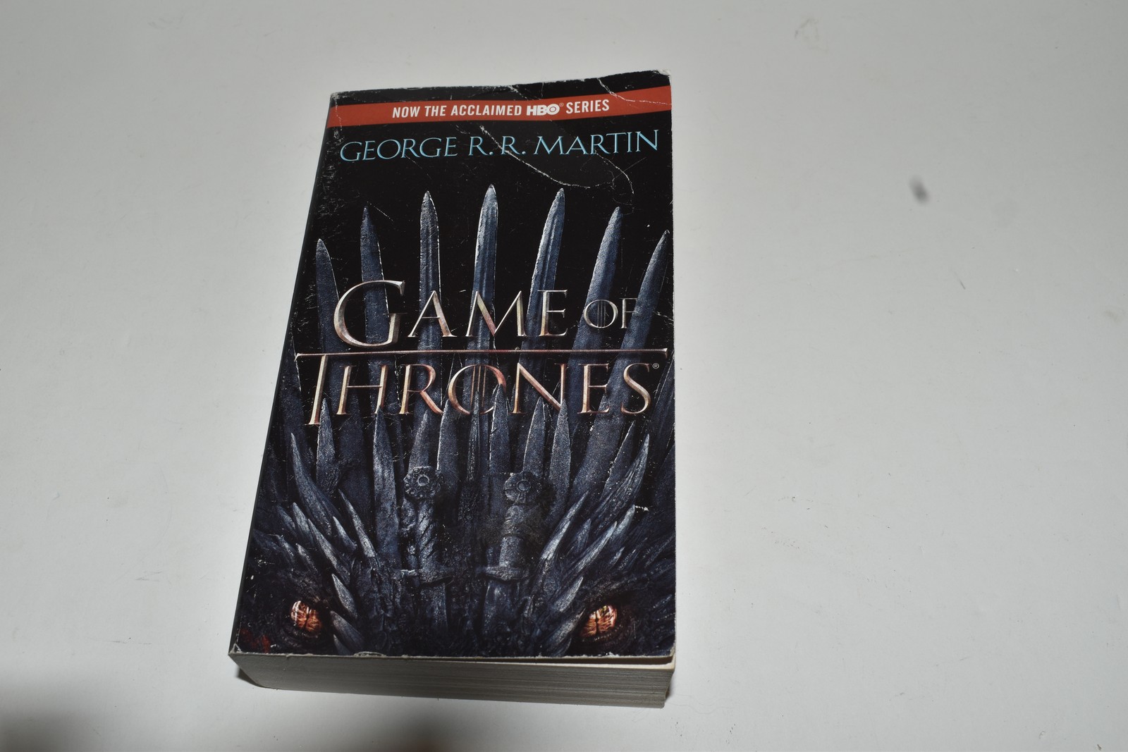 GEORGE RR MARTIN GAME OF THRONES SIGNED PAPERBACK (GNL66)