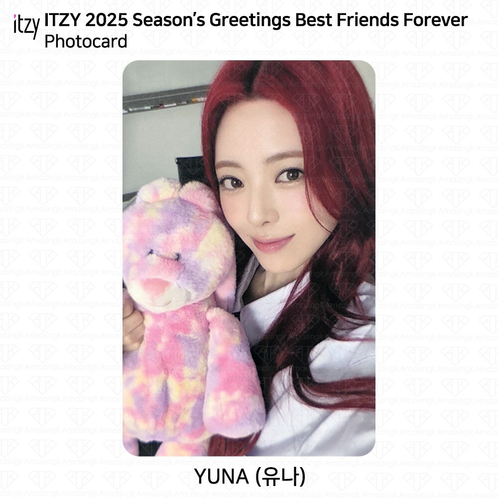 ITZY 2025 Season’s Greetings Best Friends Forever Photocard ID Photo Keyring