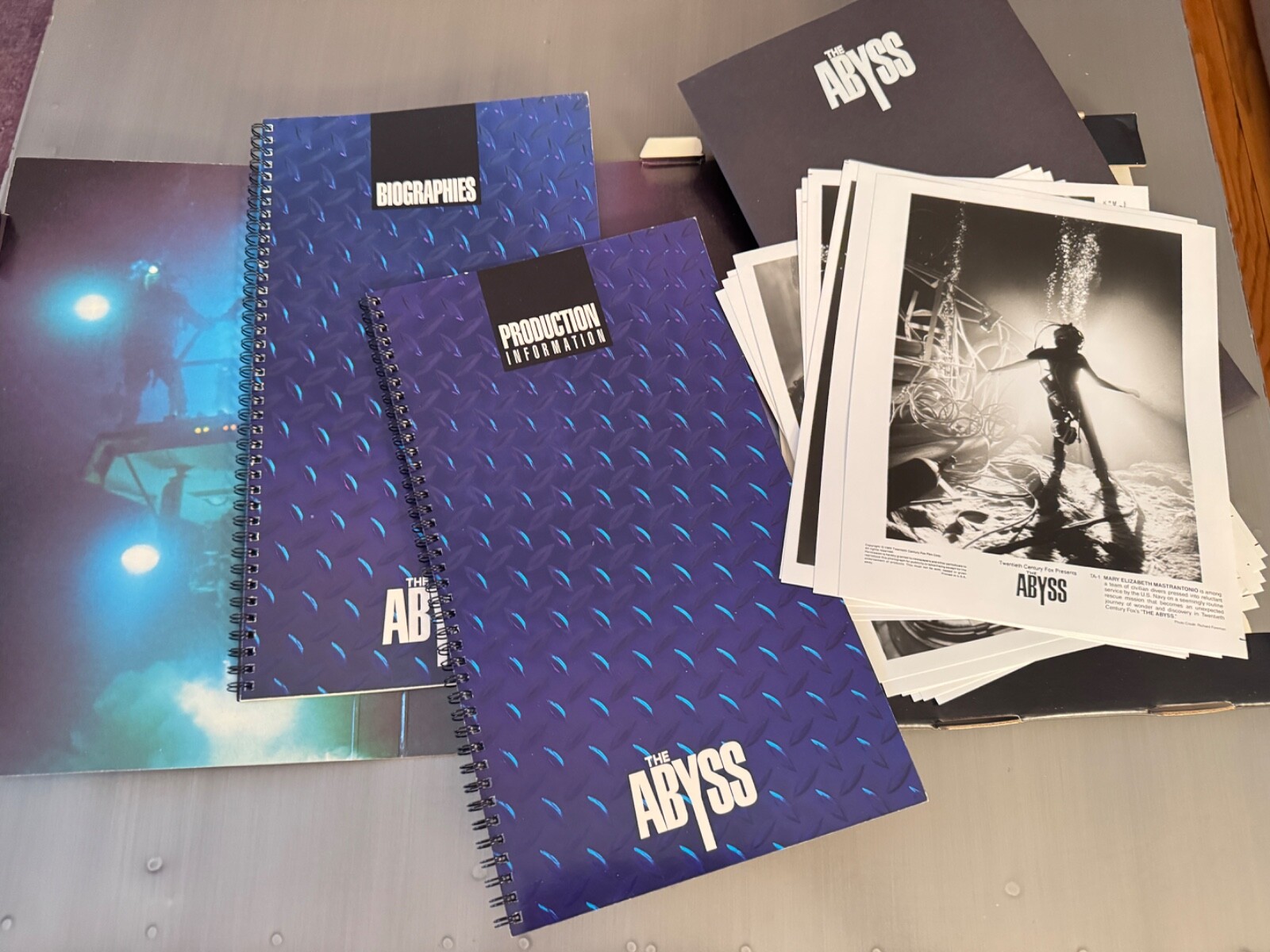 THE ABYSS (James Cameron film, 1989) Original Deluxe Press Kit – Notes, Photos