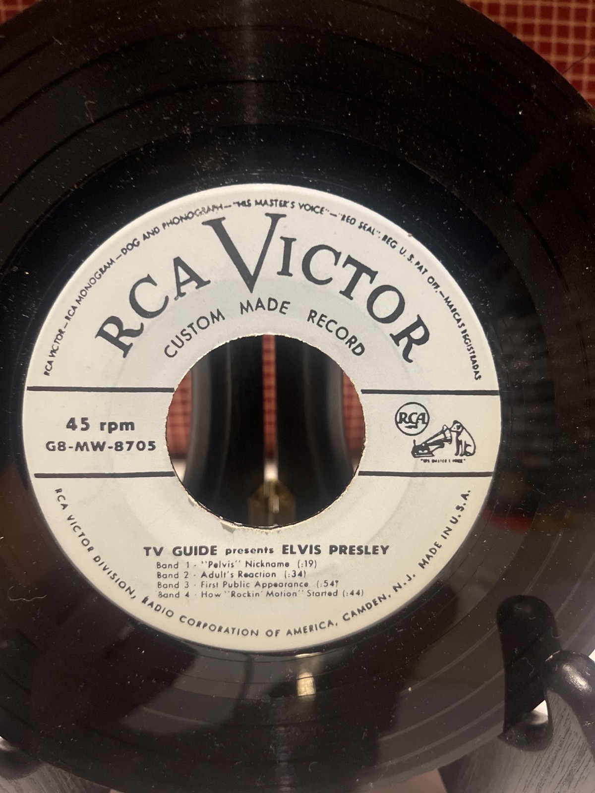 TV Guide presents Elvis Presley 1956 promotional 45 viynl record