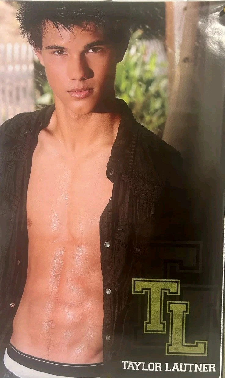 ROLLED NOS 2010 SeXy TAYLOR LAUTNER ACTOR MOVIE POSTER 24X36 TWILIGHT PYRAMID