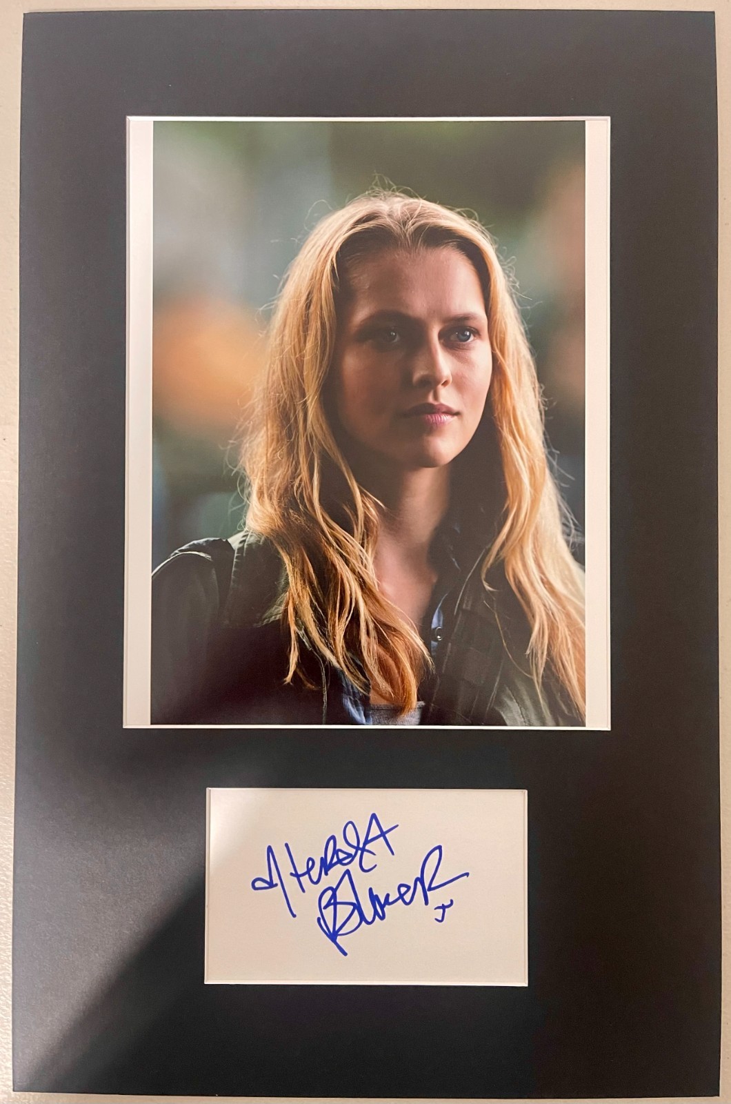 Teresa Palmer Warm Bodies matted signed index card with photo 11×17 #1 Julie