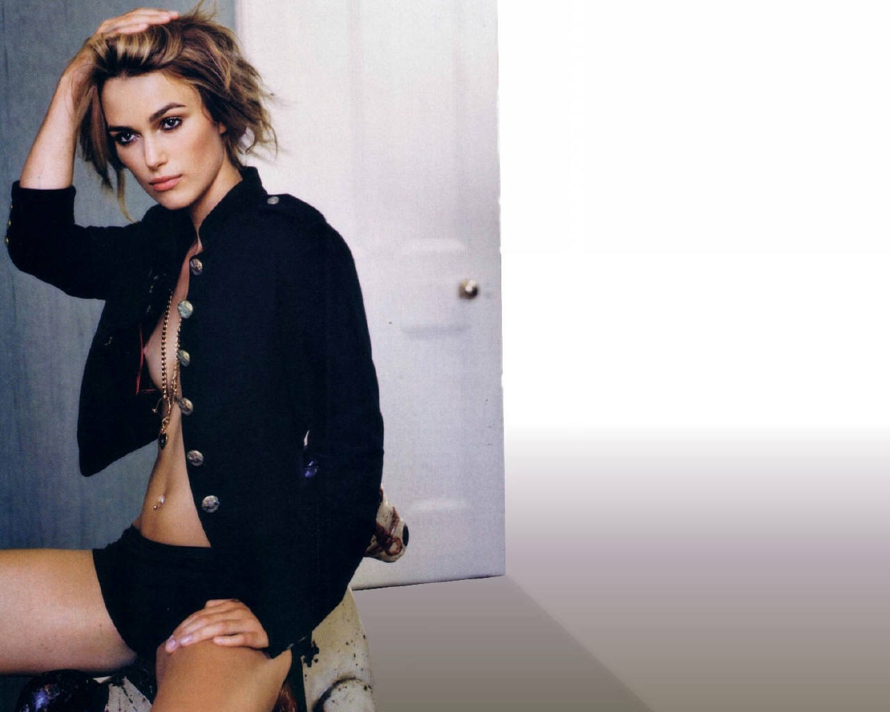 Keira Knightley Cover Photo 8×10 Picture Celebrity Print