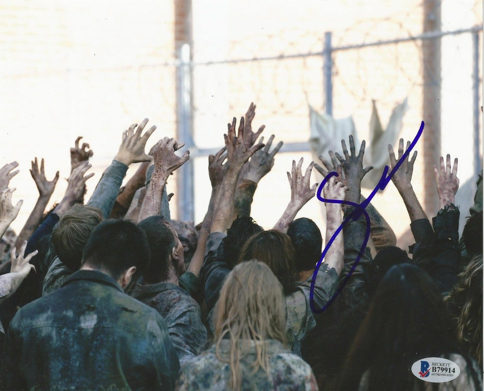 Greg Nicotero (Effects)The Walking Dead Signed Auto BAS Authenticated 8×10 Photo