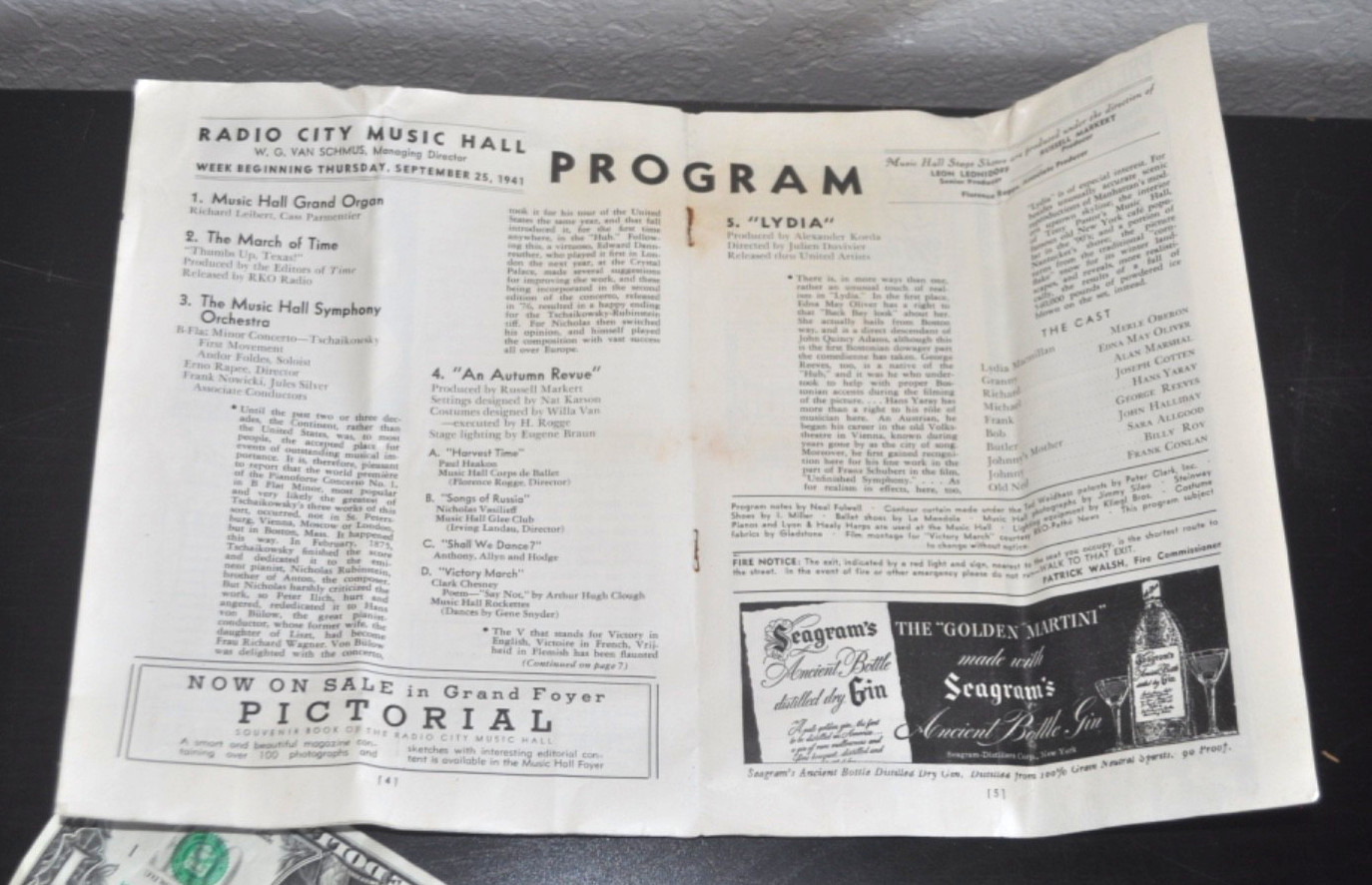 Vintage RADIO CITY MUSIC HALL. 1941 SHOWPLACE Magazine Program. Rockettes. Lydia