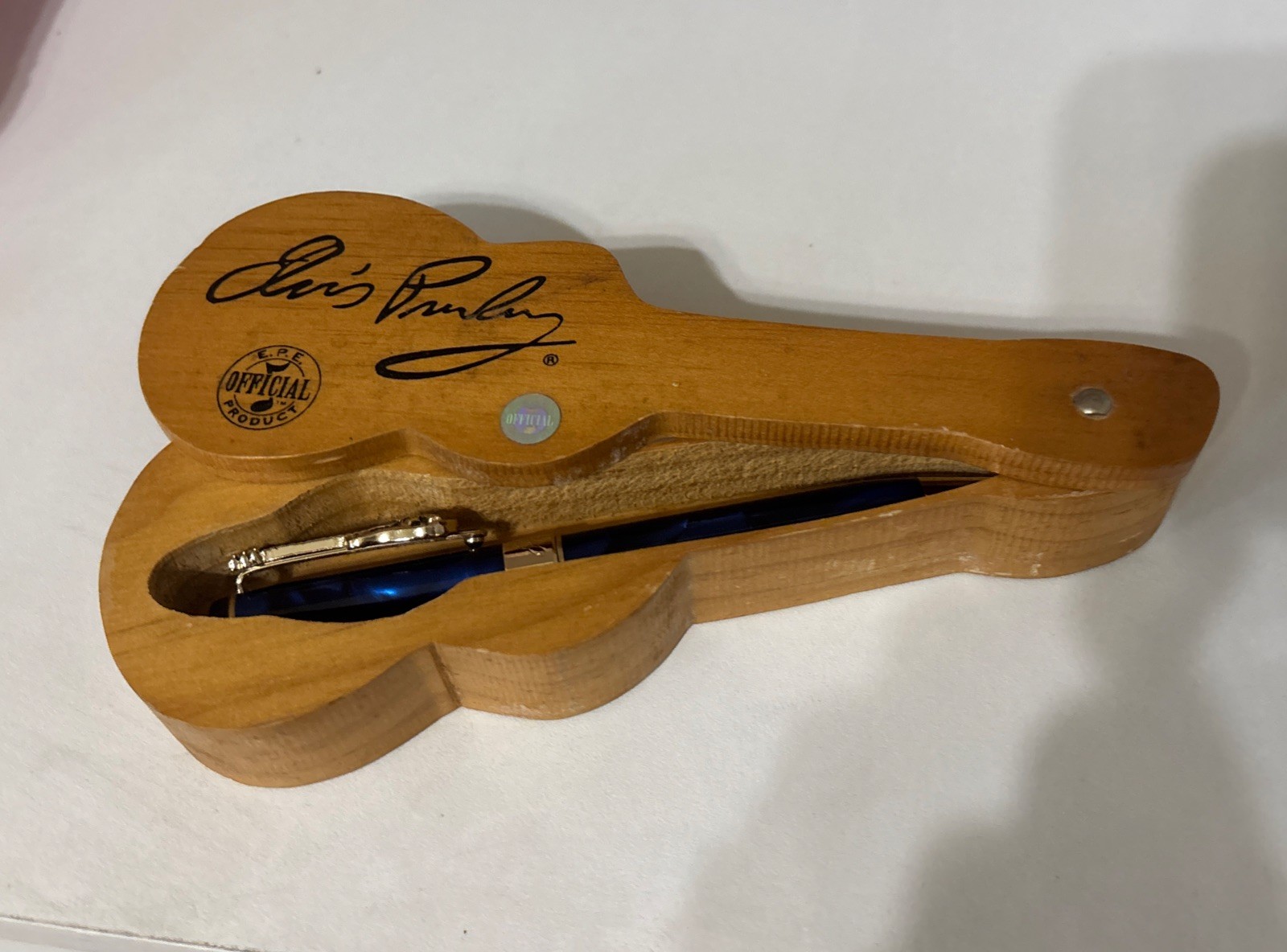 Elvis Presley Collectible Ink Pen In Wooden Guitar Case Official EPE Product