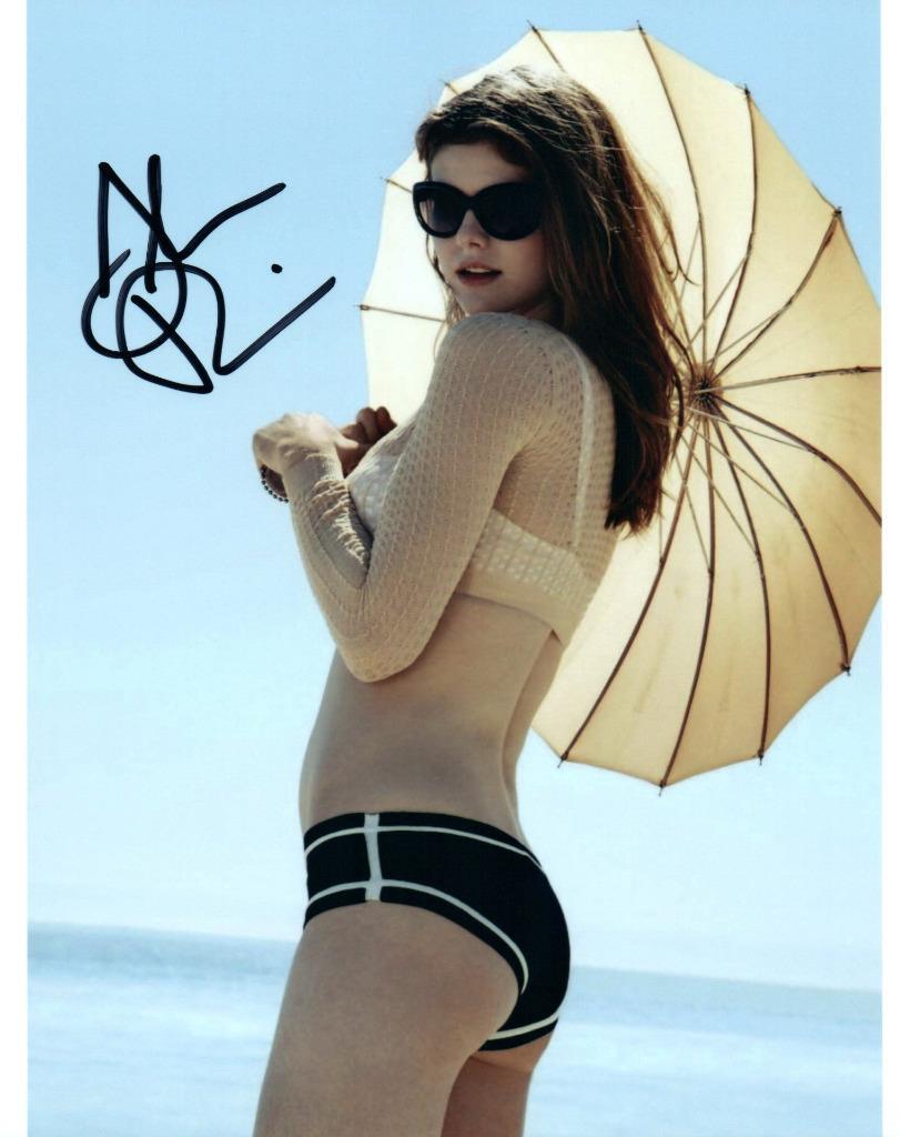 Alexandra Daddario signed 8×10 Photo Picture autographed Pic includes COA