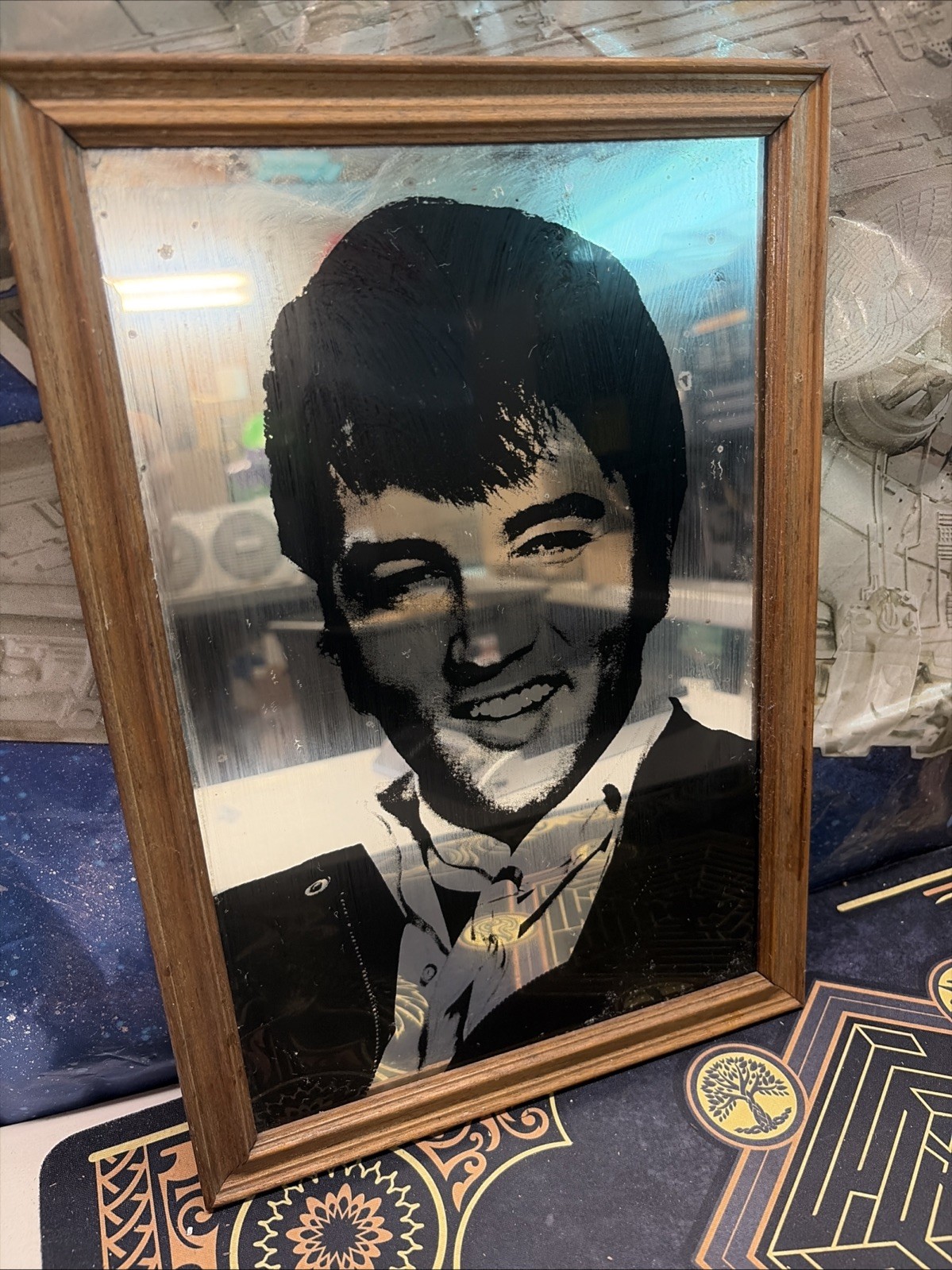 MIRROR WITH ELVIS IMAGE WITH FRAME, EXTREMELY RARE, 9″ X 13″