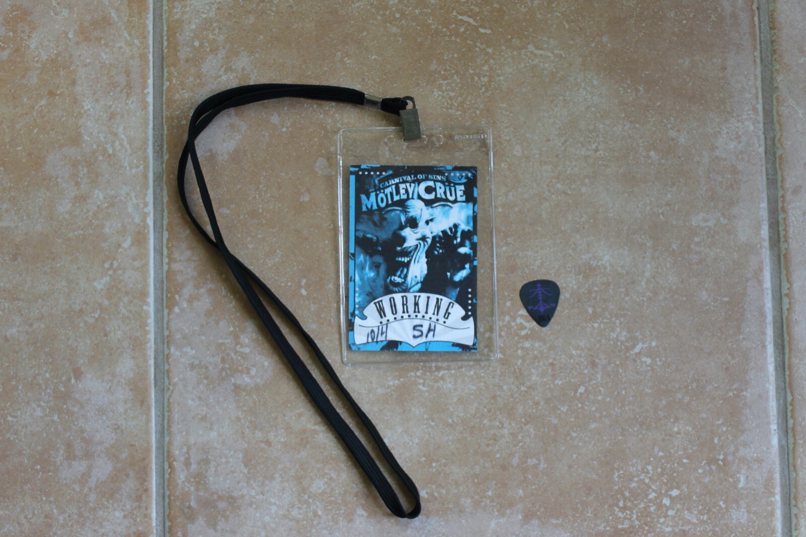 Motley Crue Carnival Of Sins 2005 Backstage Pass & Mick Mars Guitar Pick Sixx