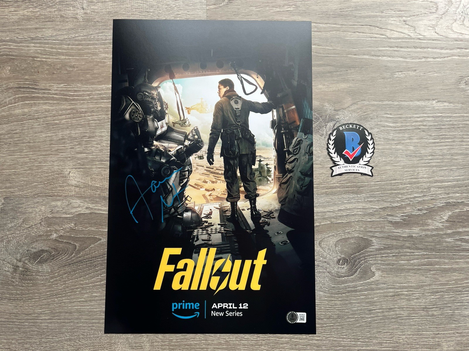Aaron Moten Signed Fallout 11×17 Photo Beckett COA Maximus
