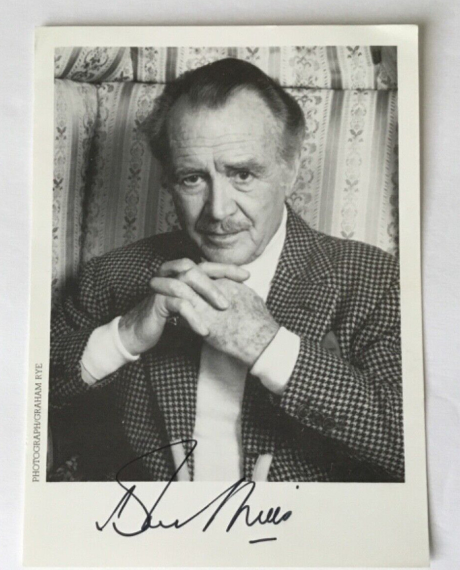 John Mills -Actor – Signed B/W 4&1/2″ x 6″ Photograph
