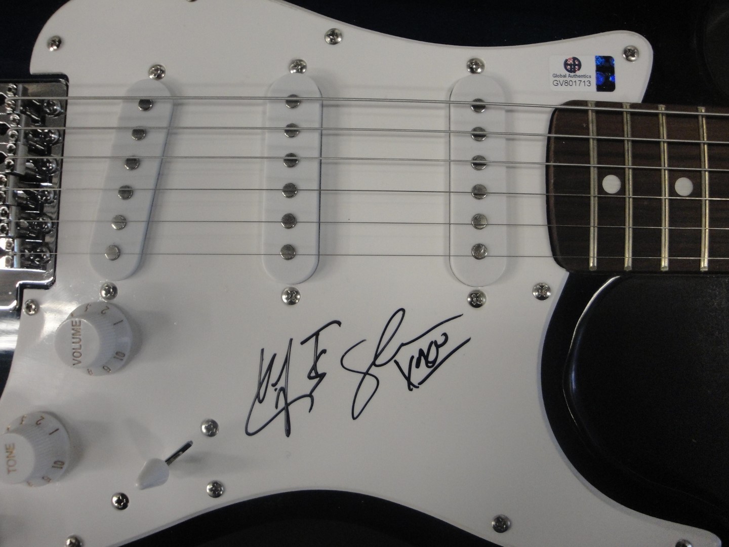 Thompson Square Hand Signed Autographed Electric Guitar Kiefer Shawna GA 801713