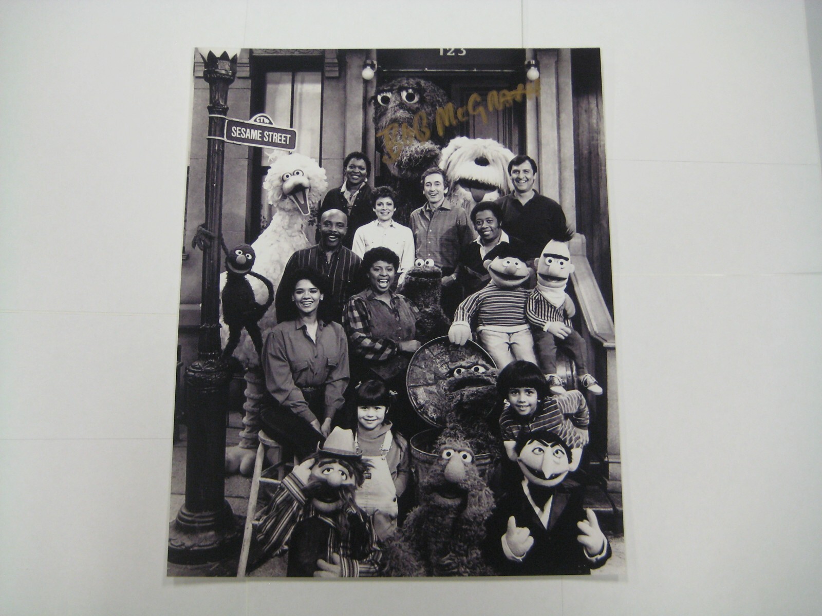 TV LEGEND SESAME STREET’S BOB McGRATH AUTOGRAPHED 8X10 PHOTO W/ COA!
