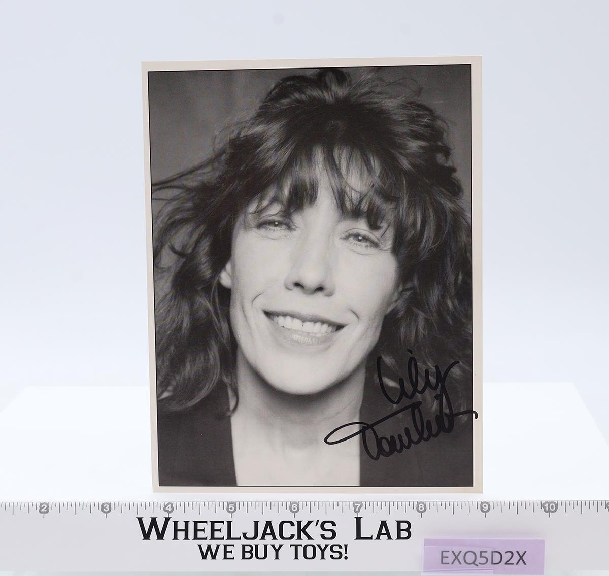 Lily Tomlin Actress / Comedian AUTOGRAPHED 5×7 Photograph