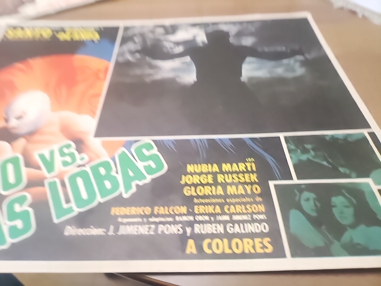 EL SANTO VS LAS LOBAS