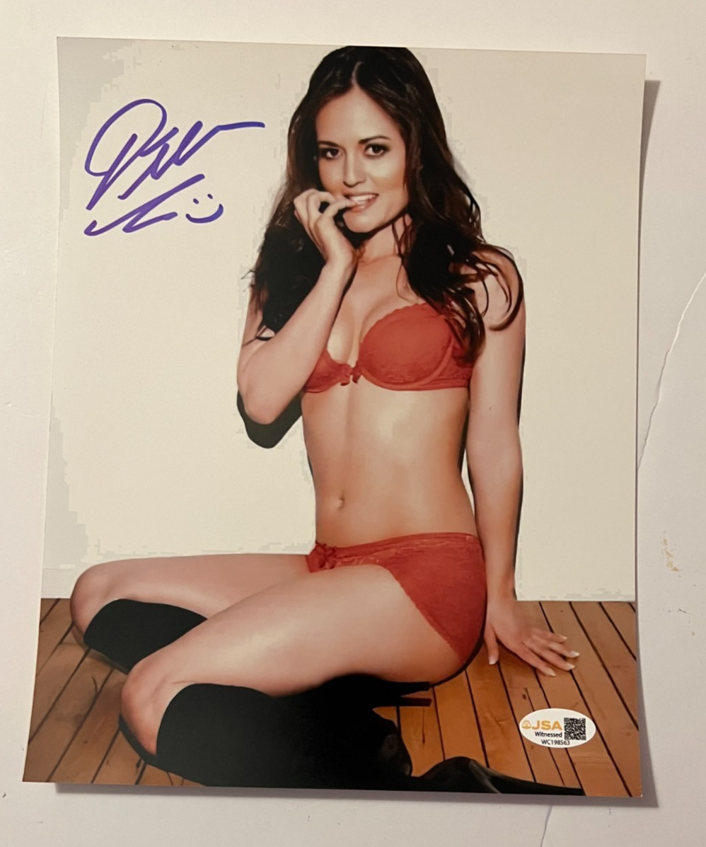 DANICA MCKELLAR SEXY SIGNED 8X10 PHOTO “THE WONDER YEARS” JSA COA