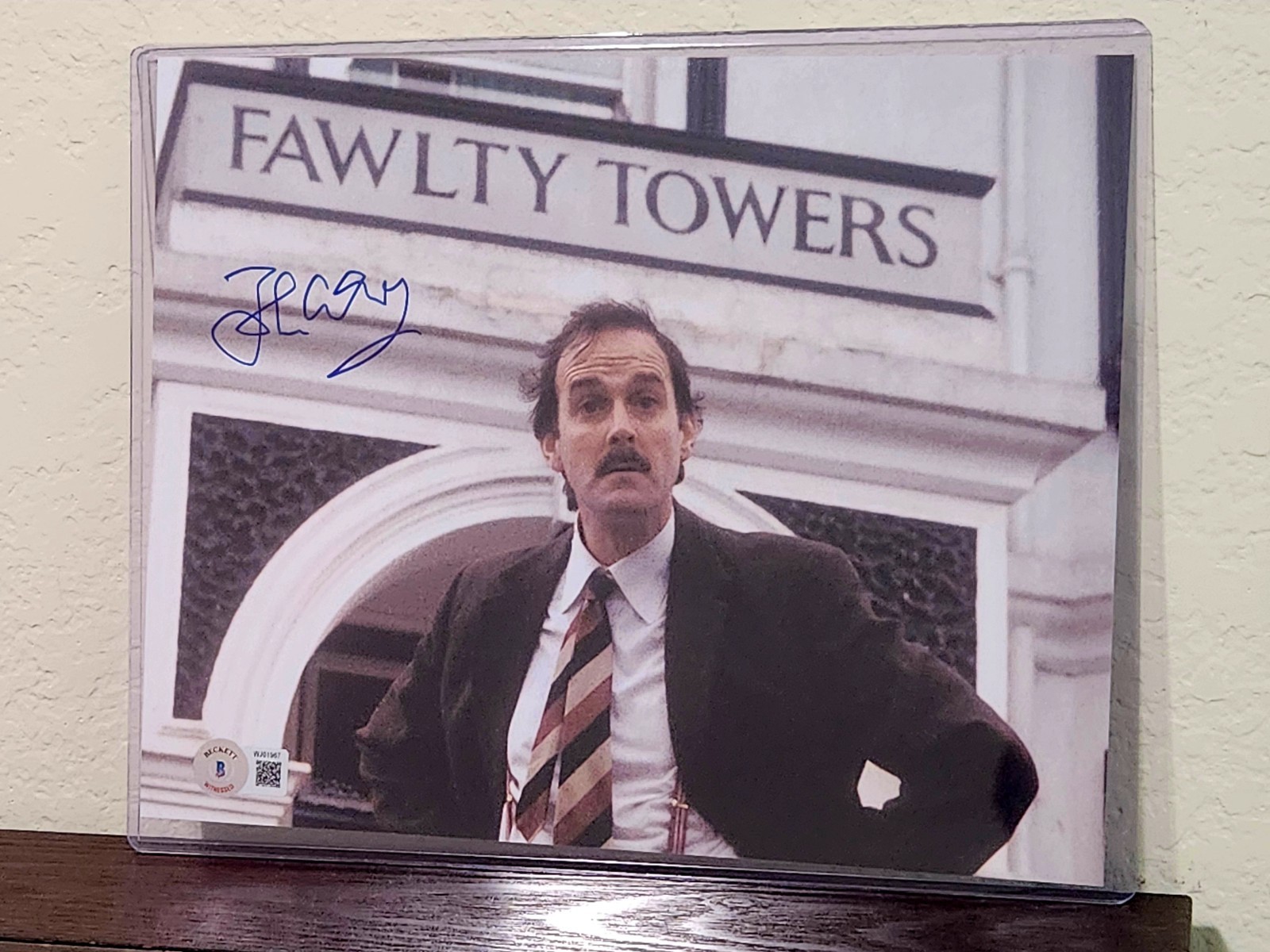 Signed 8×10 JOHN CLEESE Basil Fawlty Towers Autograph Beckett Witnessed COA