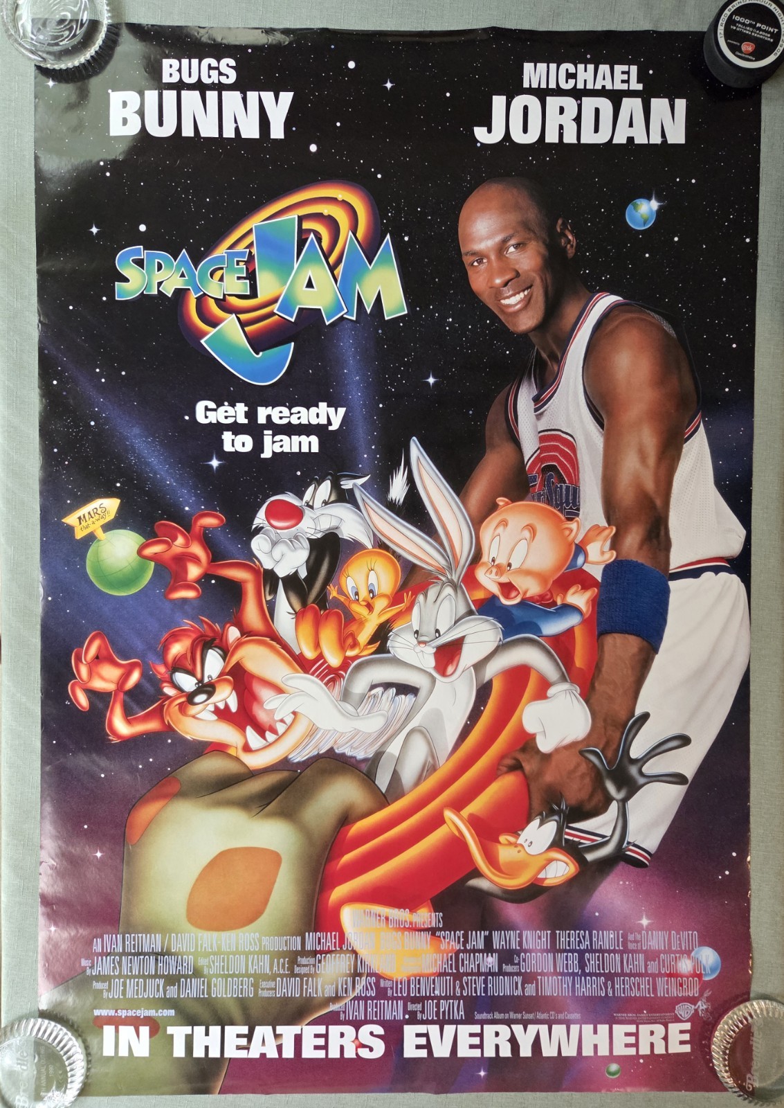 Warner Brothers Space Jam Theater Poster 27 X 40 Inch Michael Jordan Looney Tune
