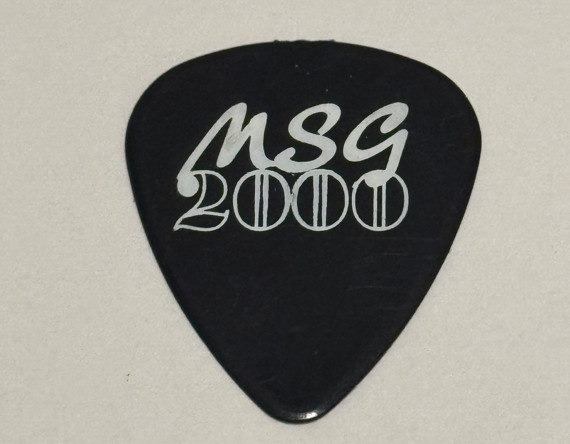 ELTON JOHN DAVEY JOHNSTON GUITAR PICK RARE MSG 2000 TOUR CONCERT STAGE PLECTRUM